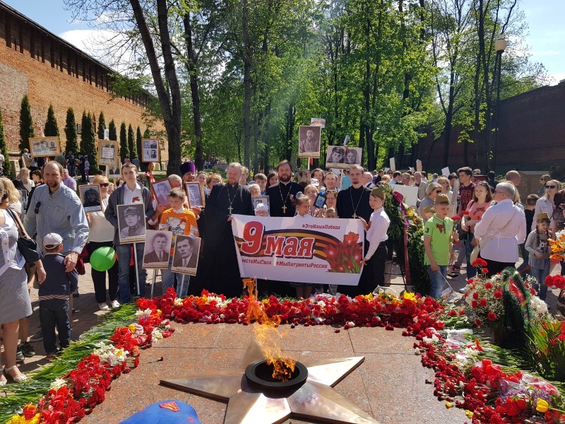Духовенство и прихожане смоленских храмов участвуют в праздновании Дня Победы